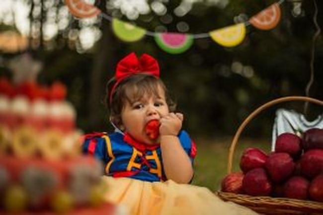 تغذیه مناسب کودک قبل از عکاسی