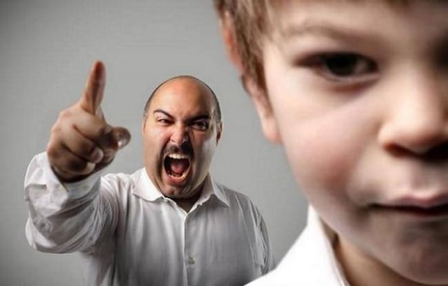 عوارض داد زدن بر سر بچه ها چیست ؟