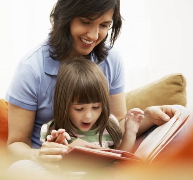 زمان و نحوه قصه گویی برای کودک تا ۶ سالگی