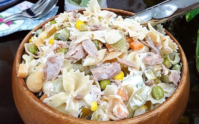 سالاد پاستا و تن ماهی (طرز تهیه)